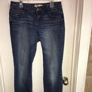 l.e.i Curvy Skinny Jeans